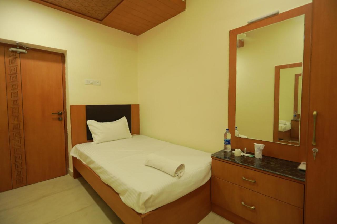 Hotel Ashok Palace Karūr 外观 照片